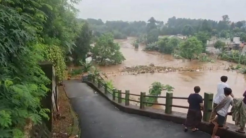 Luapan Kali Ciliwung