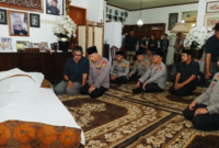 Kapolri Melayat ke Rumah Duka Meri Hoegeng