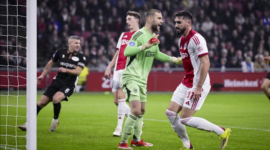Maarten Paes Nilai Ajax Seharusnya Kalahkan NEC