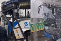 Penumpang Bus Transjakarta Adu Banteng