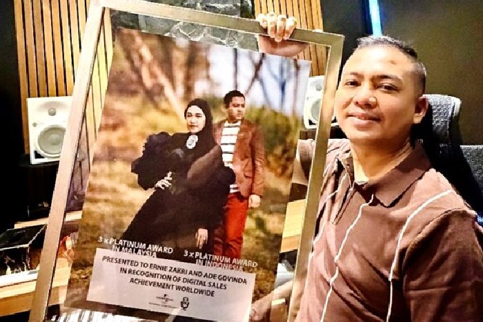 Lagu Masing Masing Tembus Triple Platinum, Ade Govinda dan Ernie Bersinar