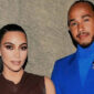 Lewis Hamilton (kanan) dan Kim Kardashian dalam acara 2021