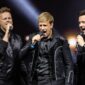 Westlife Orkestra di Jakarta: Antrean Sempat Ricuh, Tapi “Atas–Bawah” Jadi Momen Paling Magis