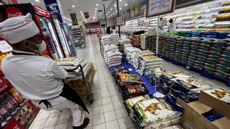 Peritel asing menyerbu pasar Indonesia