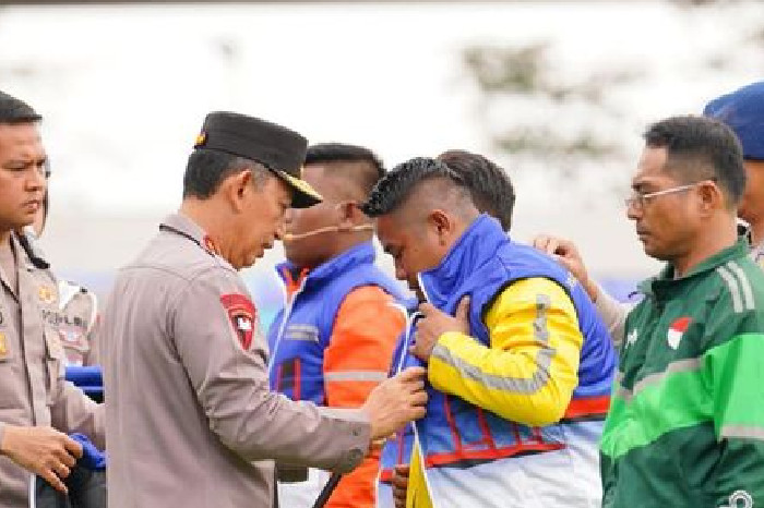 Kapolri Pimpin Apel Ojol dan Buruh di Sumsel 