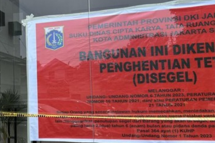 Pemkot Jaksel Segel Permanen Lapangan Padel Cilandak yang Dikeluhkan Warga