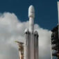 Roket Falcon Heavy diluncurkan ke luar angkasa dari Kennedy Space Center pada 29 April. Video: SpaceX